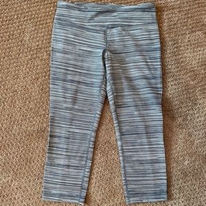 Under Armour Fitted All Season Crop Leggings